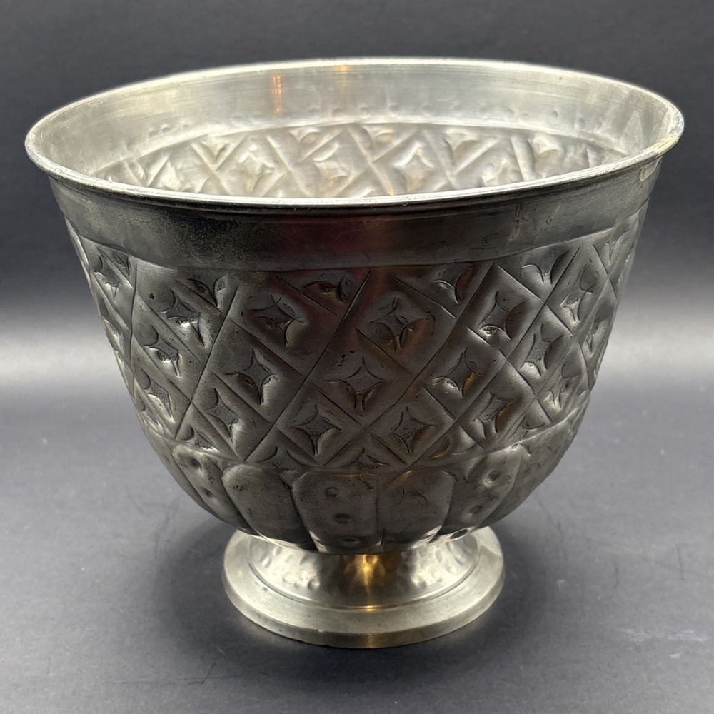 Vintage Pewter Style Hammered Pedistal Bowl Diamond Lattice Cachepot Planter 7"W